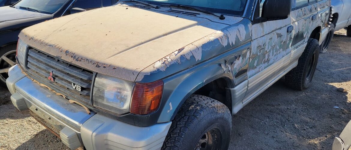 1995 Mitsubishi Montero – DD2476