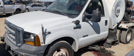 2006 Ford F350SD – DD2443