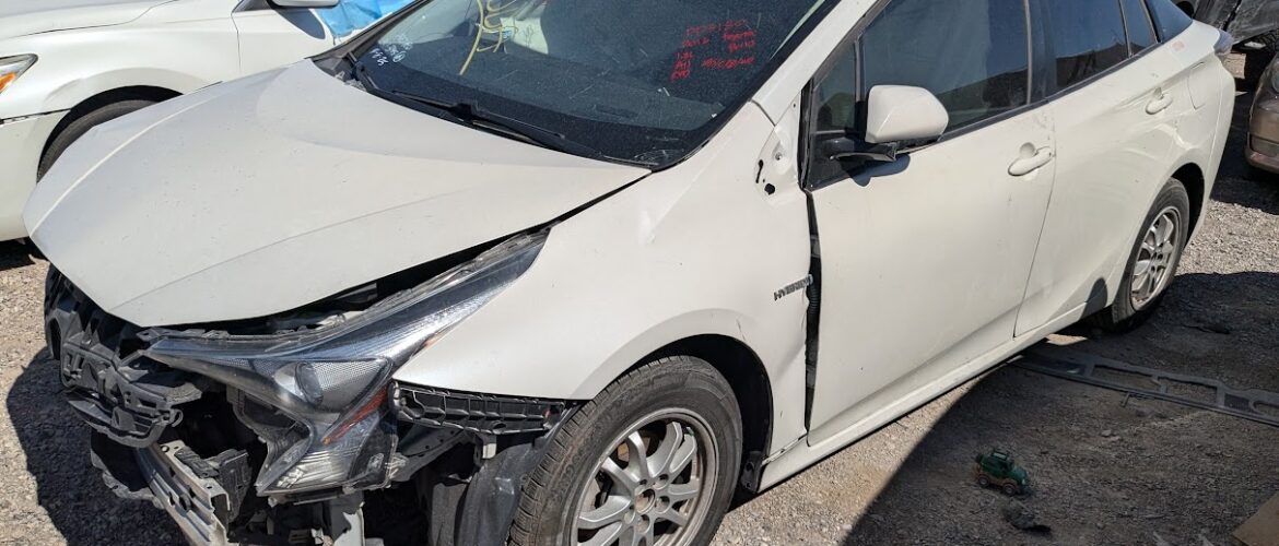 2016 Toyota Prius – DD3180