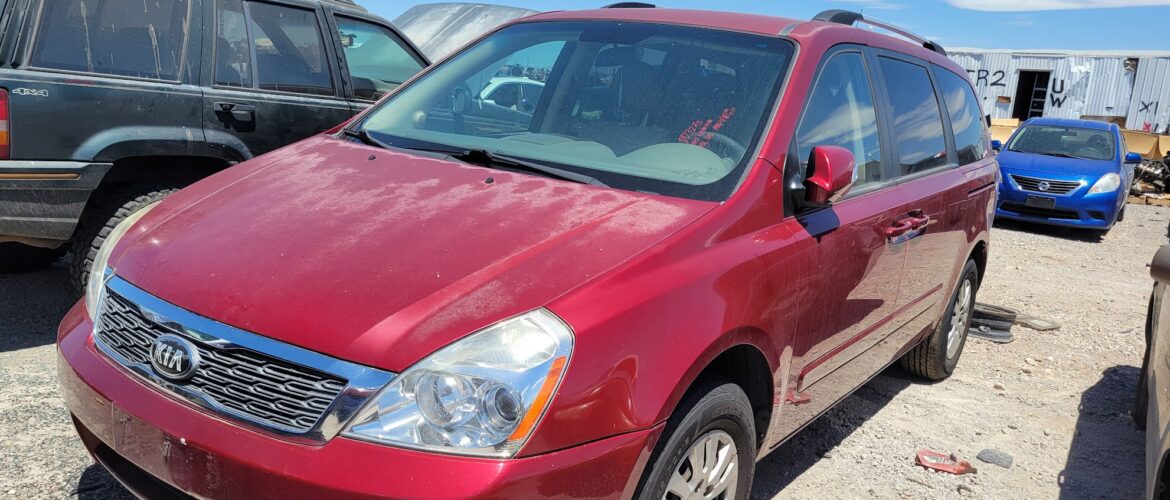 2012 KIA SEDONA – DD3270