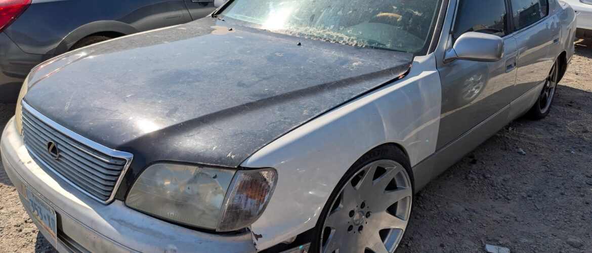 2000 LEXUS LS400 – DD3355