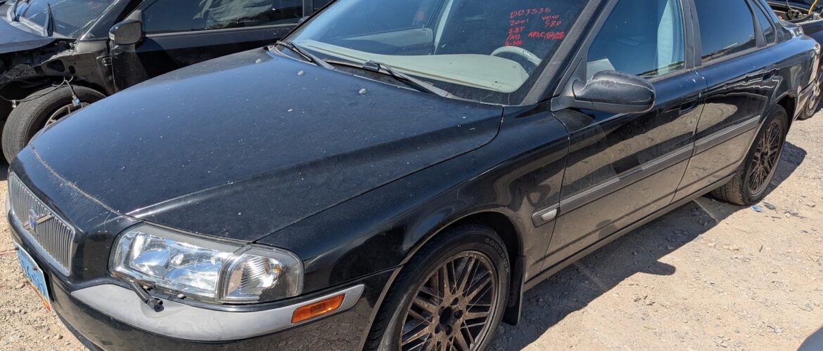 2001 VOLVO S80 – DD3535