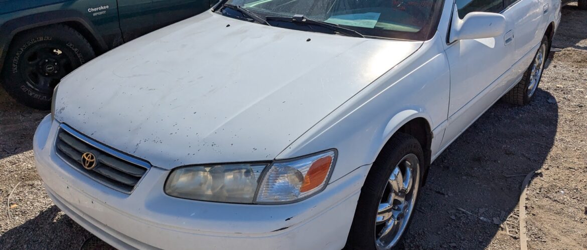 2000 TOYOTA CAMRY – DD3660