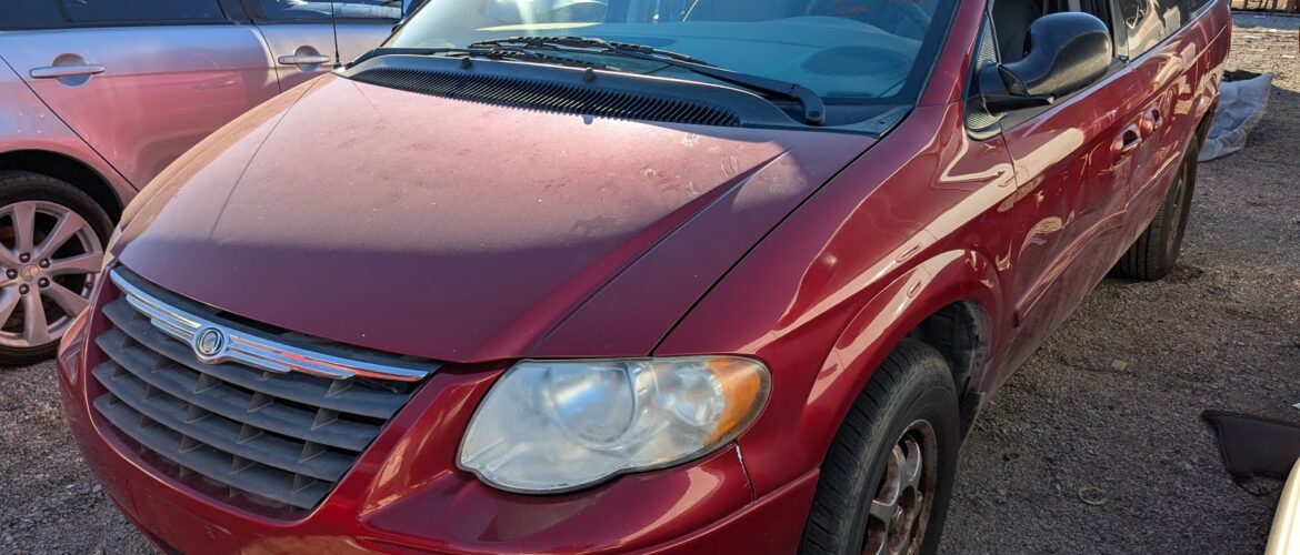 2006 CHRYSLER TOWN & COUNTRY – DD3750