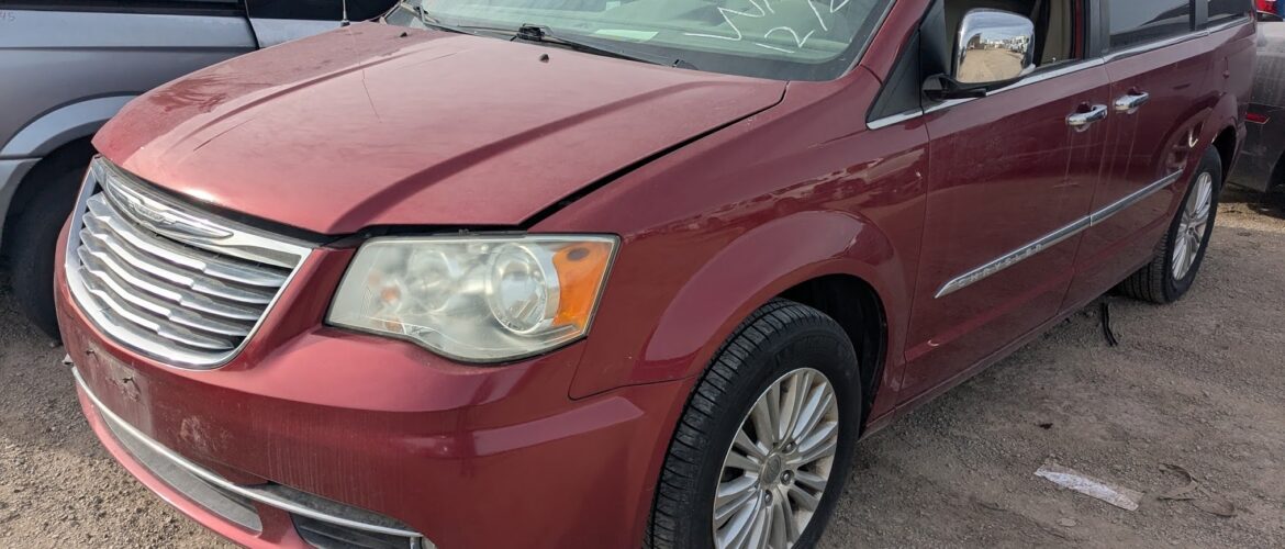 2013 CHRYSLER TOWN & COUNTRY – DD3839