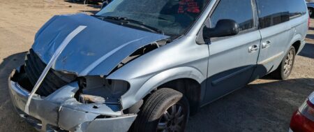 2005 CHRYSLER TOWN & COUNTRY – DD3845