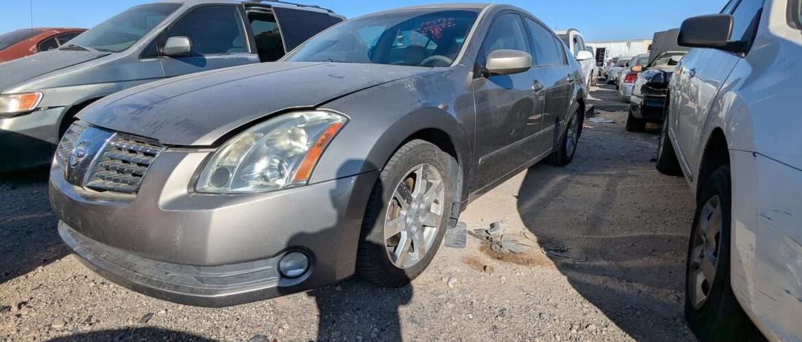2004 NISSAN MAXIMA – DD3926
