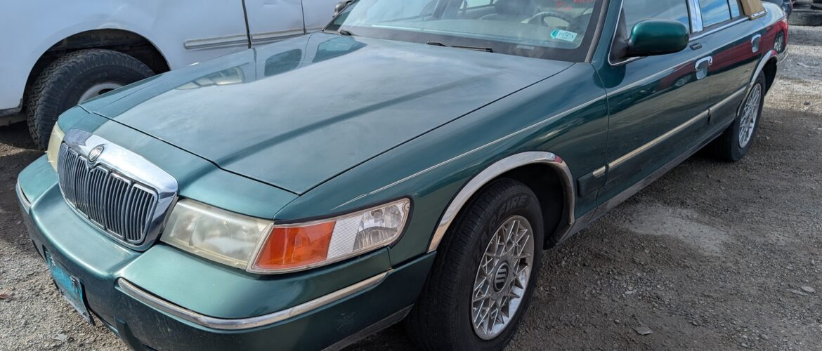 2001 MERCURY GRAND MARQUIS – DD3837