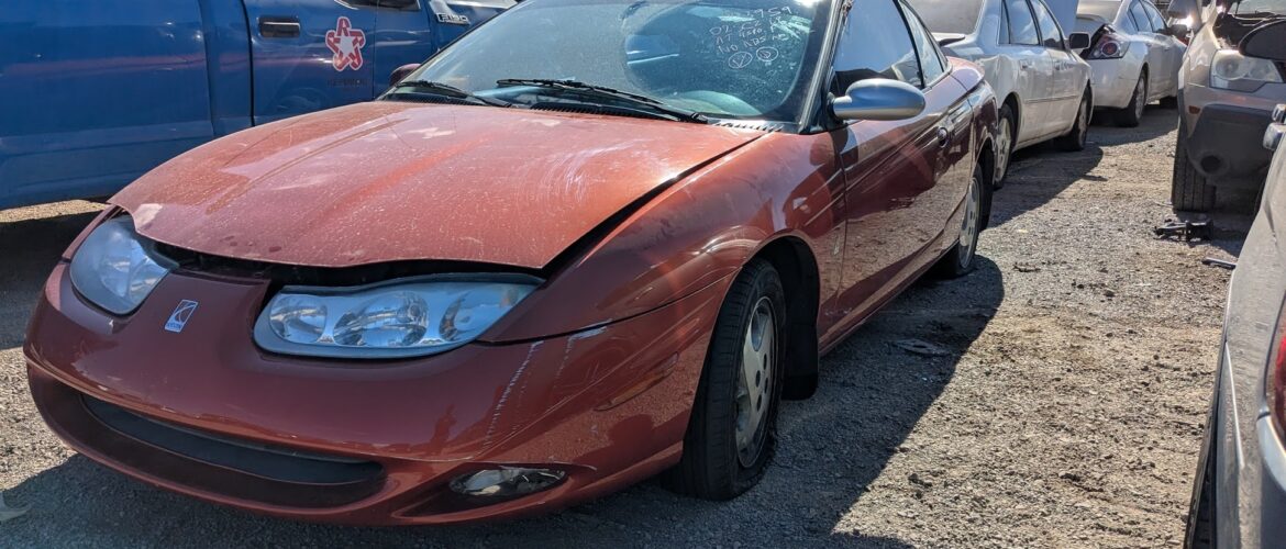 2002 SATURN SC2 – DD3959