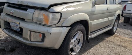 2001 INFINITI QX4 – DD3989