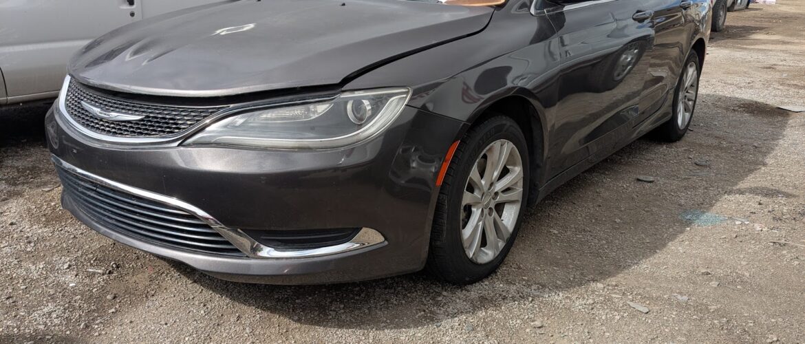 2015 CHRYSLER 200 – DD3977