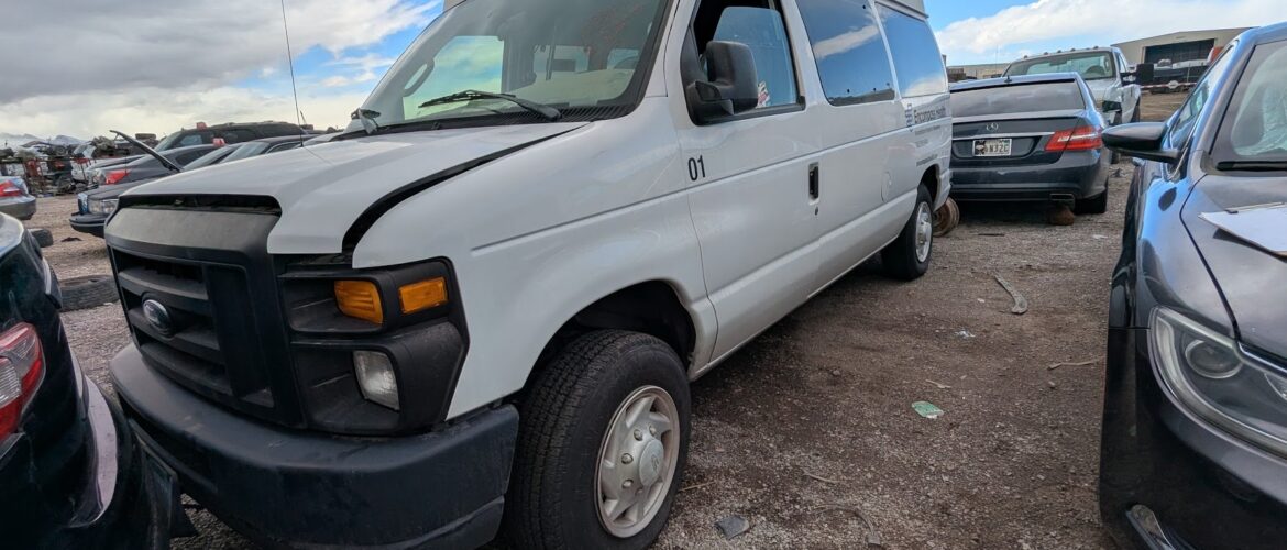2008 FORD E150 – DD3975