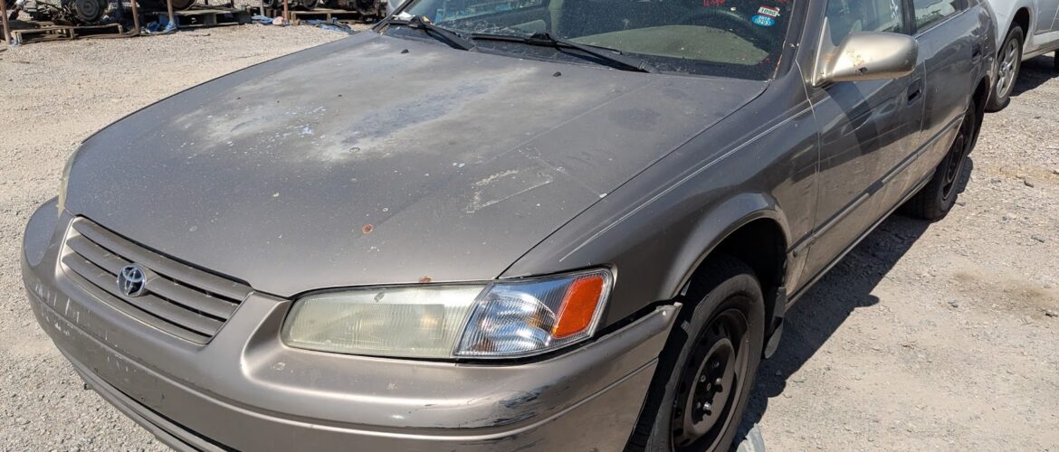 1999 TOYOTA CAMRY – DD4086