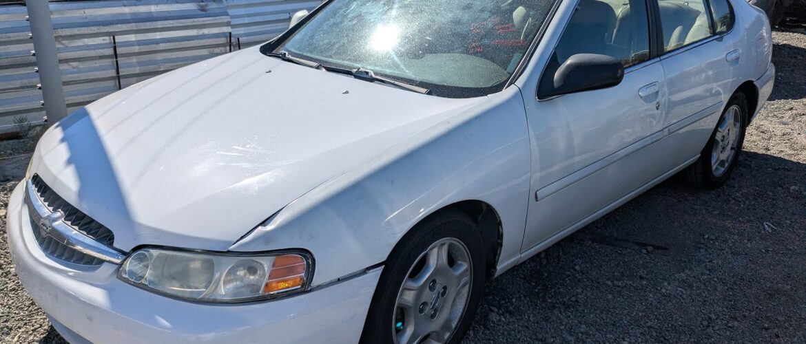 2001 NISSAN ALTIMA – DD4137