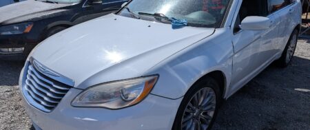 2012 CHRYSLER 200 – DD4147