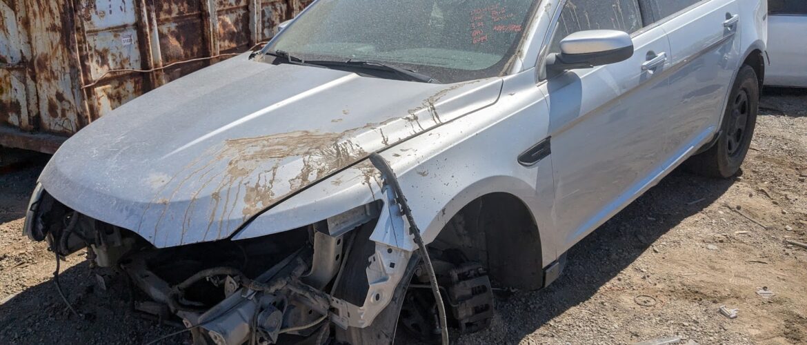 2010 FORD TAURUS – DD4121