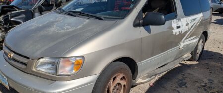 2000 TOYOTA SIENNA – DD4162