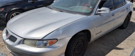 2001 PONTIAC GRAND PRIX – DD4208