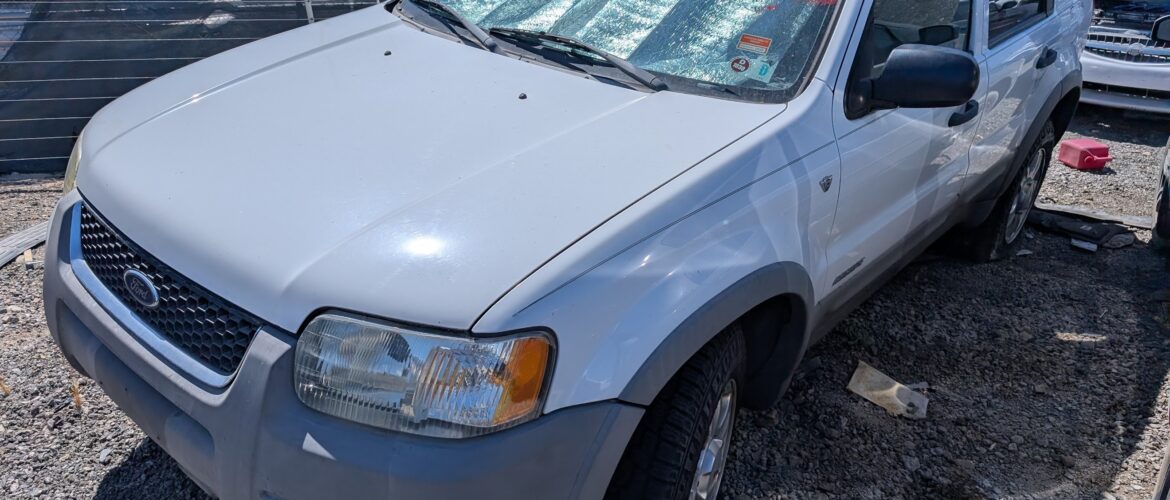 2002 FORD ESCAPE – DD4226