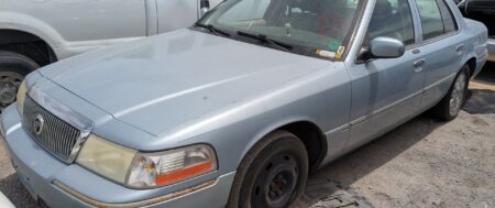 2003 MERCURY GRAND MARQUIS – DD4304