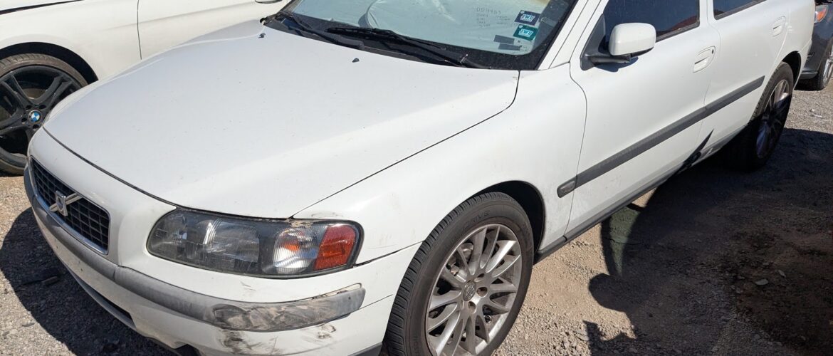 2004 VOLVO S60 – DD4453