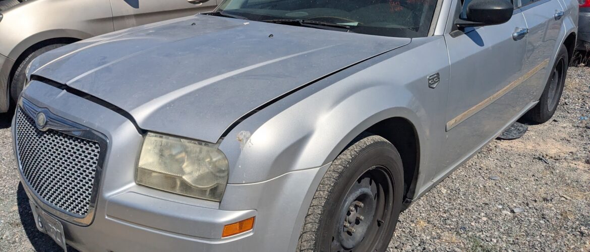 2006 CHRYSLER 300 – DD4381