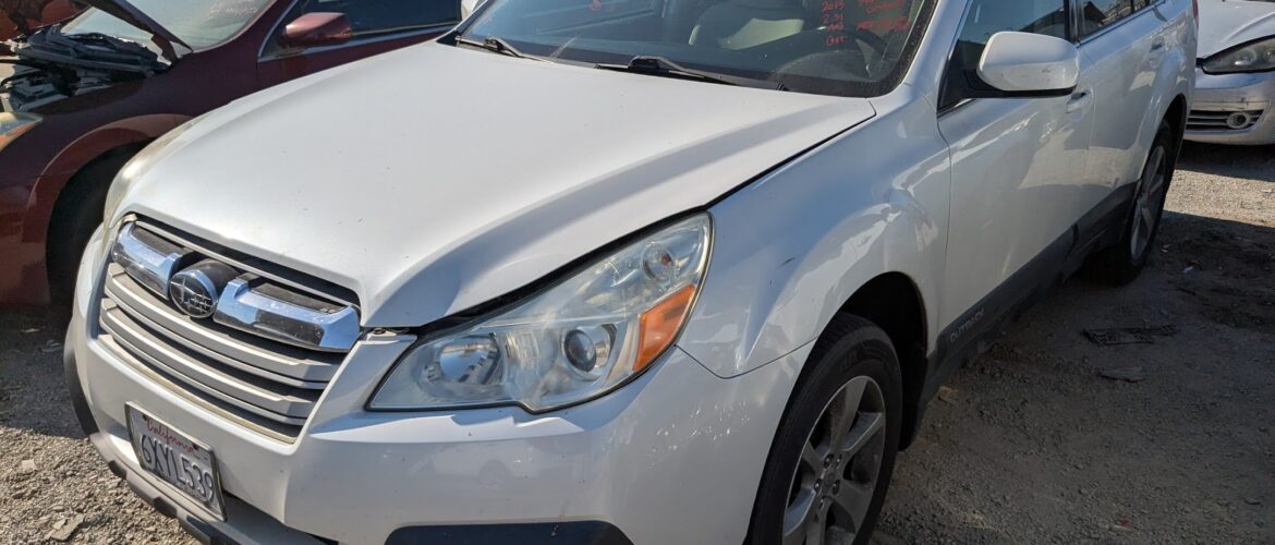 2013 SUBARU OUTBACK – DD4339