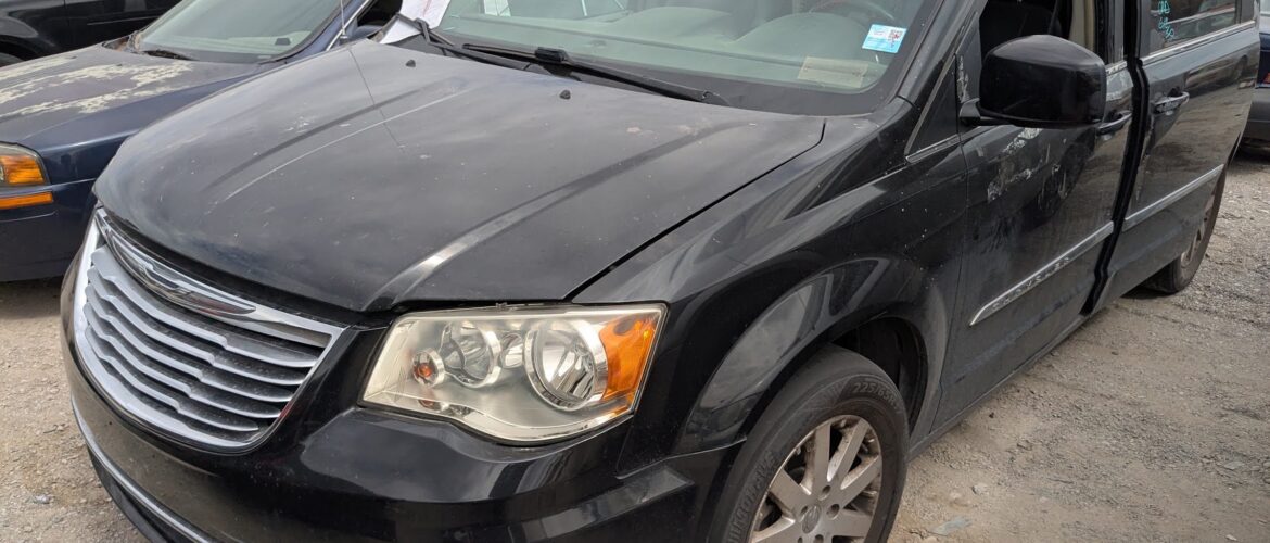 2016 CHRYSLER TOWN & COUNTRY – DD4462