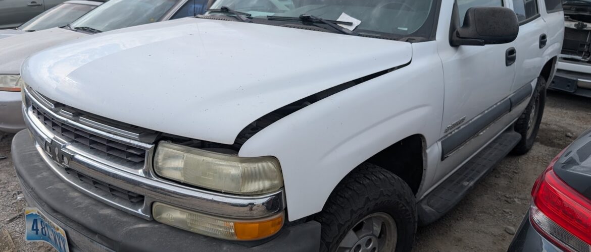 2003 CHEVY TAHOE – DD4438