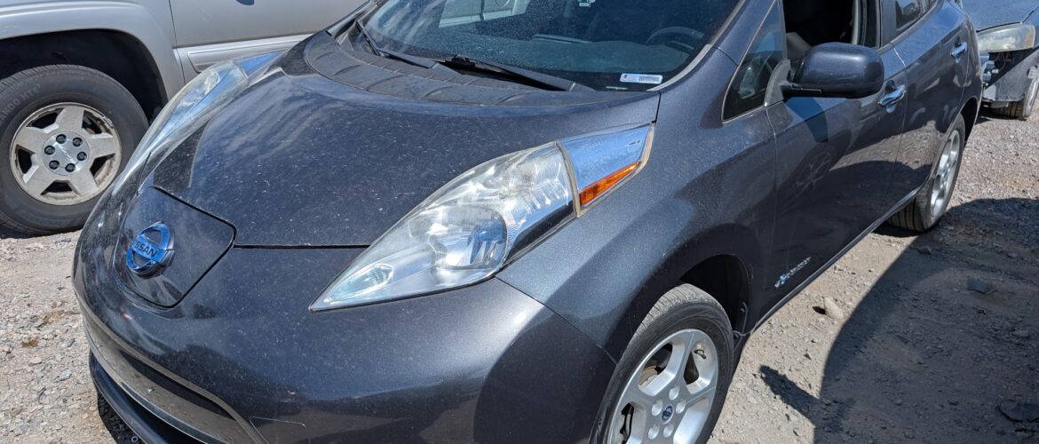 2013 NISSAN LEAF – DD4523