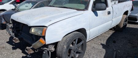 2004 CHEVY SILVERADO – DD4533