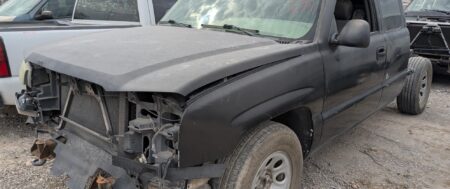 2004 CHEVY SILVERADO – DD4477