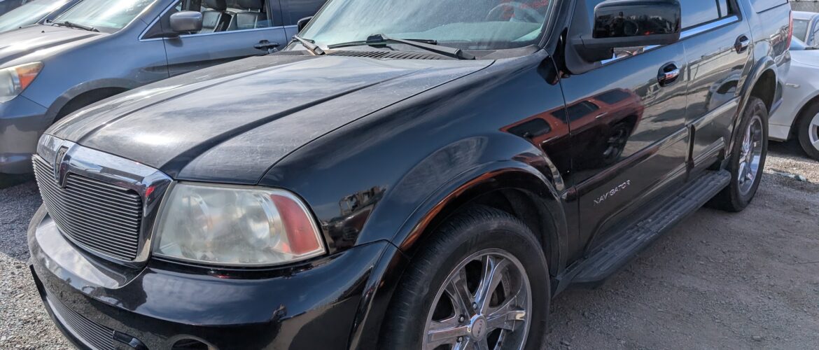 2004 LINCOLN NAVIGATOR – DD4640